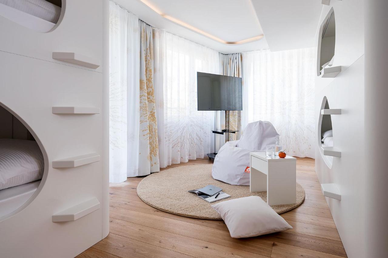 Neuro Campus Hotel Вицнау Екстериор снимка